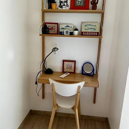 La Petite Maison Bleue Apartment *